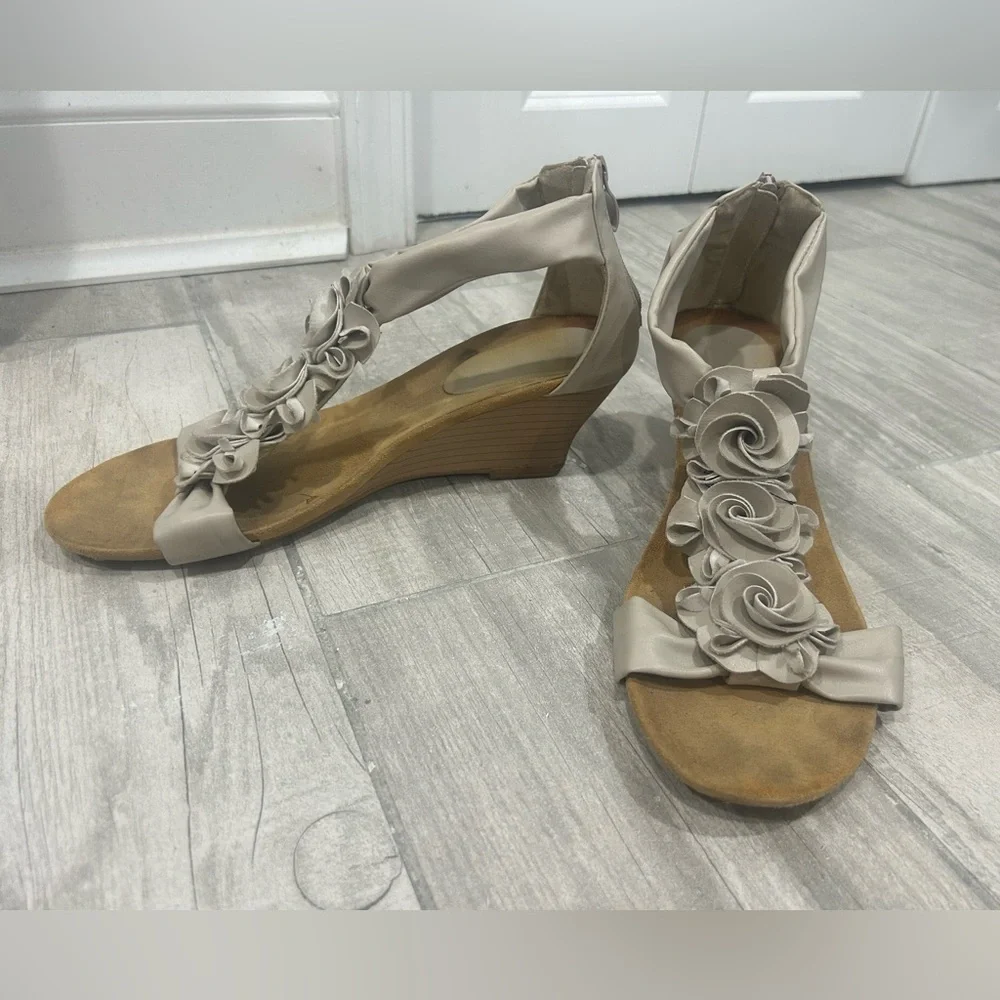 Patrizia Faux Leather Wedge Floral Textured Harlequin Sandals Size 41/US 10